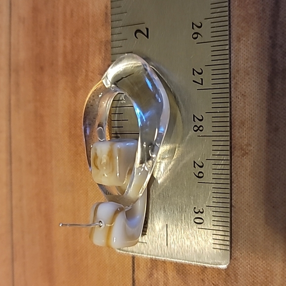 Hollow Drop Clear Earrings - Picture 7 of 9